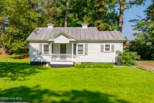 104 S Third St, Bayboro, NC, 28515-9565 | Card Image