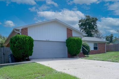 4629 Tradewinds Cir, House other with 3 bedrooms, 2 bathrooms and 2 parking in Pensacola FL | Image 2