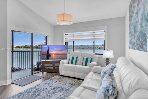 22-15539 Miami Lakeway N, Miami Lakes, FL, 33014-5599 | Card Image