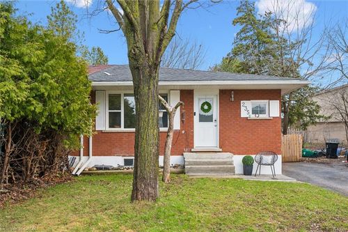 b-235 Cedarbrae Ave, Waterloo, ON, N2L4S8 | Card Image