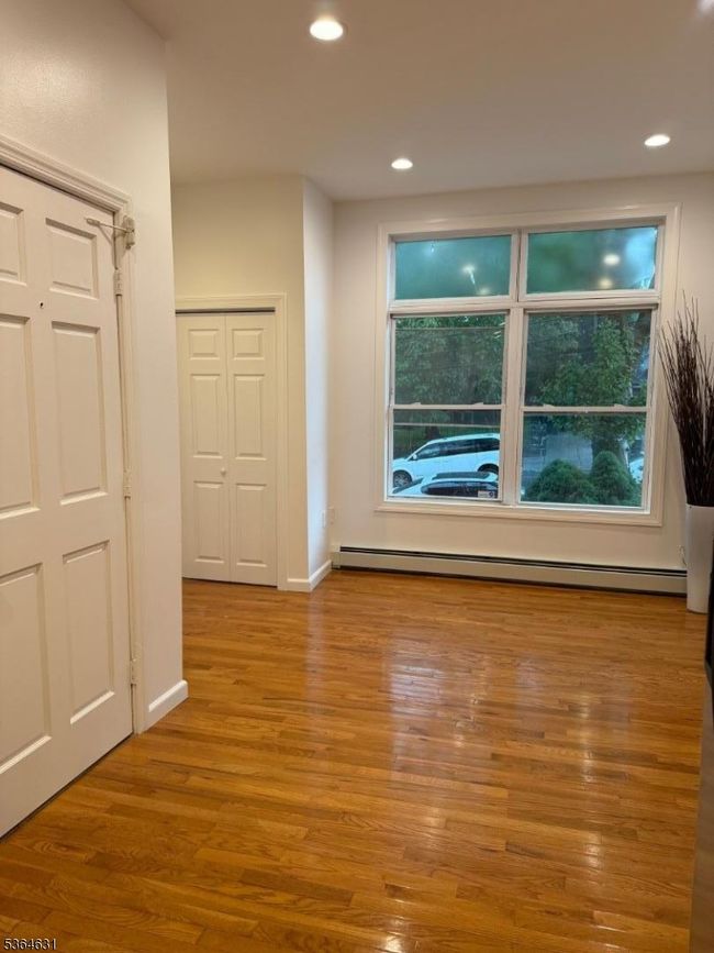 720 Boulevard E, Townhouse with 2 bedrooms, 2 bathrooms and null parking in Weehawken NJ | Image 6