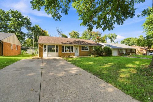 2038 College View Rd, Manhattan, KS, 66502-3510 | Card Image