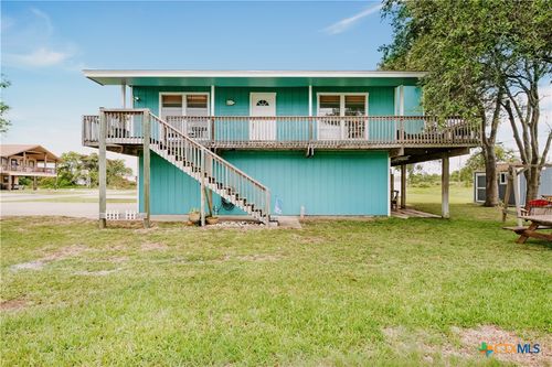 88 Bay St, Port O Connor, TX, 77982-2048 | Card Image