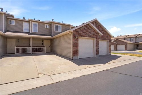 67-652 W 800 N, Clinton, UT, 84015-9453 | Card Image