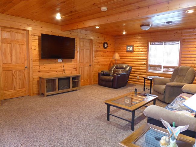 Family Room c.JPG | Image 16