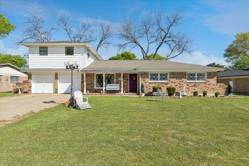 5705 Diamond Oaks Dr N, Haltom City, TX, 76117-2620 | Card Image