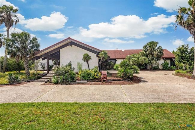 1809 W Harrison Ave, House other with 3 bedrooms, 4 bathrooms and 3 parking in Port O Connor TX | Image 11