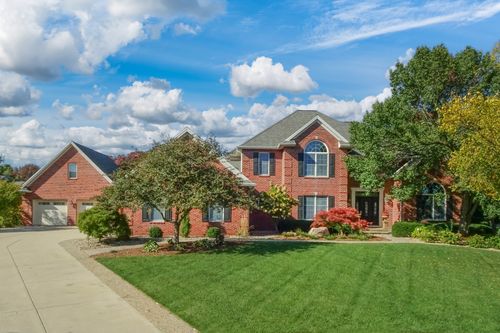 2 Windsong Way, Bloomington, IL, 61704 | Card Image