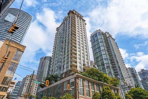 701-565 Smithe St, Vancouver, BC, V6B0E4 | Card Image