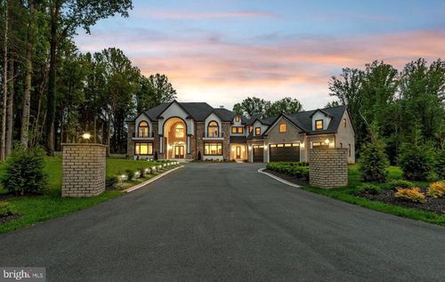 11721 Plantation Dr, GREAT FALLS, VA, 22066-1033 | Card Image