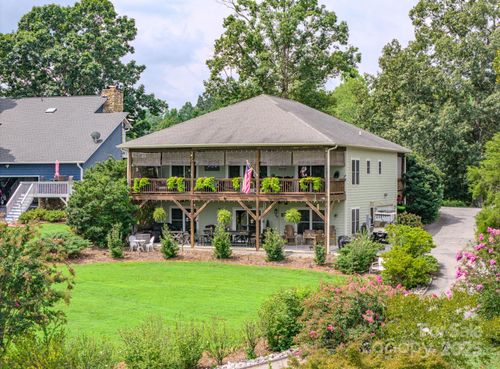 101 Lake Club Ln, Nebo, NC, 28761-0186 | Card Image