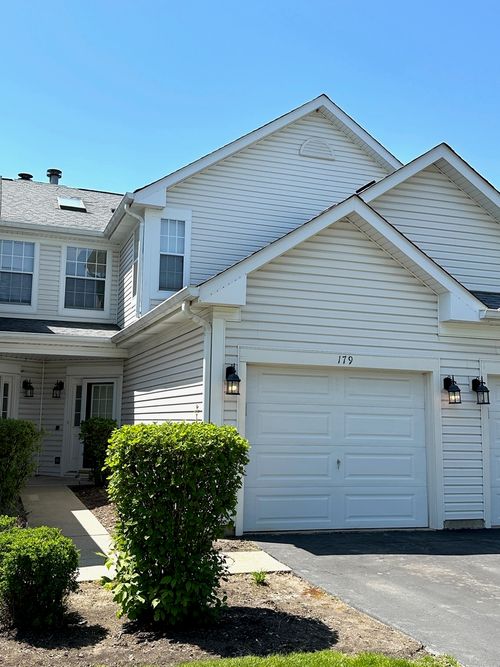 179 Polaris Dr, Lake In The Hills, IL, 60156-5676 | Card Image