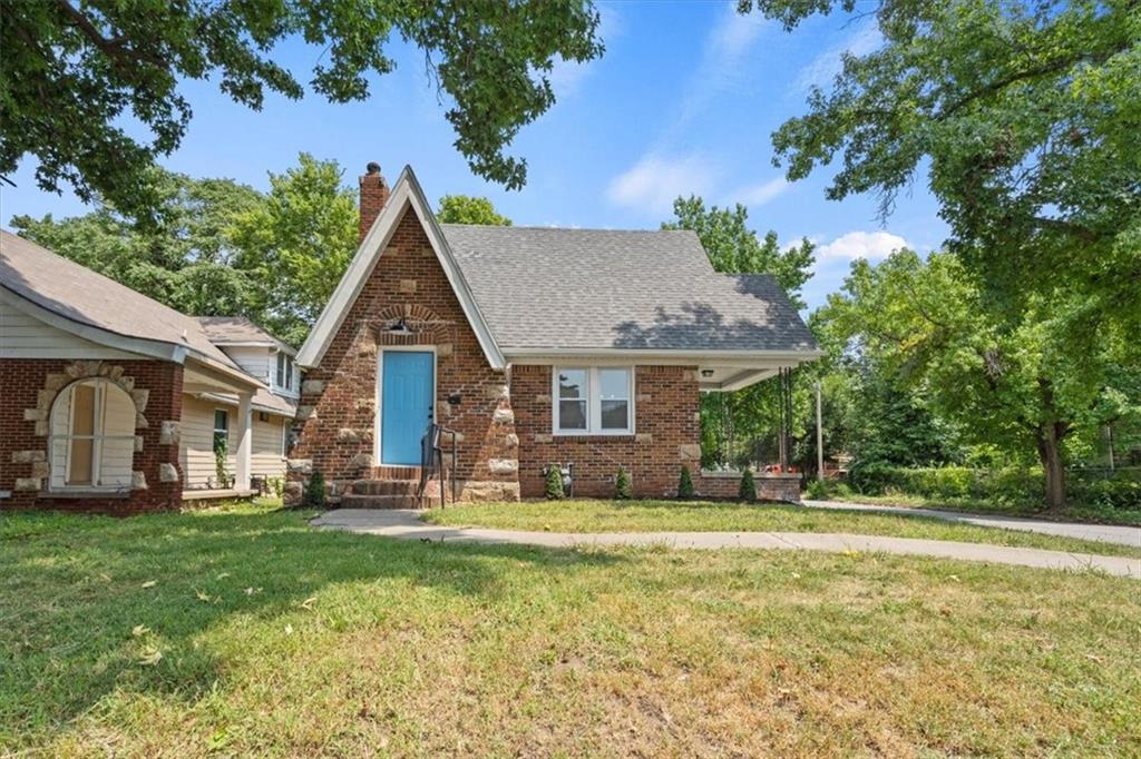 Olive St, Kansas City, MO 64130