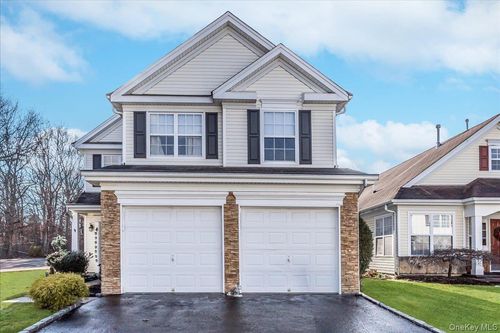 12 Jennifer Ln, Middle Island, NY, 11953-3005 | Card Image