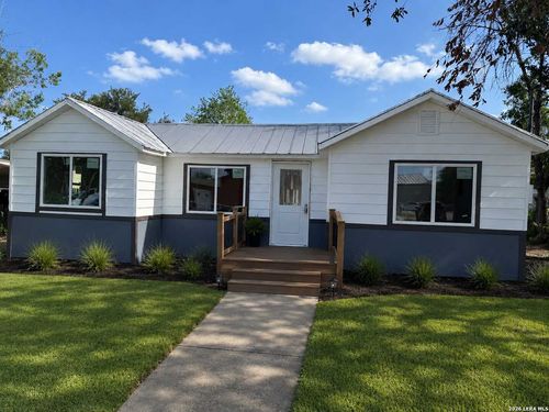 261 Avenue H, Poteet, TX, 78065-5460 | Card Image