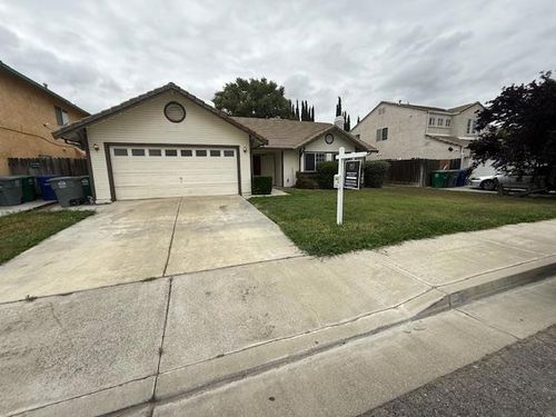 375 Chestnut St, Los Banos, CA, 93635-3153 | Card Image