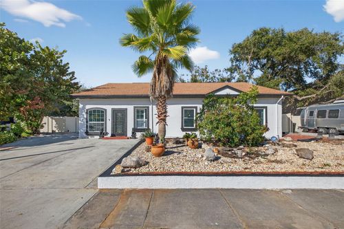 2835 W Shelton Ave, TAMPA, FL, 33611-5520 | Card Image
