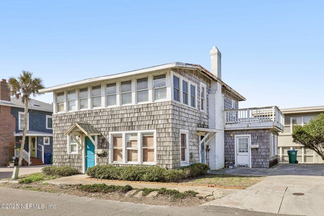Triplex | Image 41