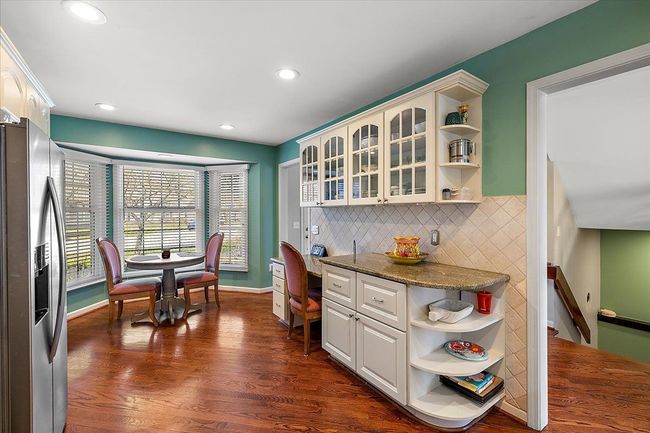 KITCHEN OPENS TO BREAKFAST 'NOOK | Image 15