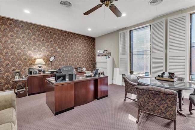Executive office facing Travis St. | Image 13