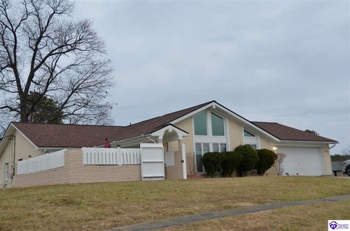 749 Shelby Ave, Radcliff, KY, 40160-9468 | Card Image