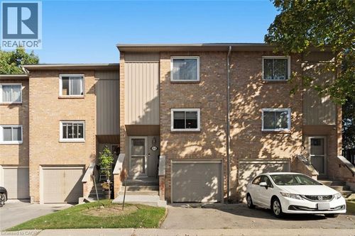 63 Fonthill Rd, Hamilton, ON, L9C6T1 | Card Image