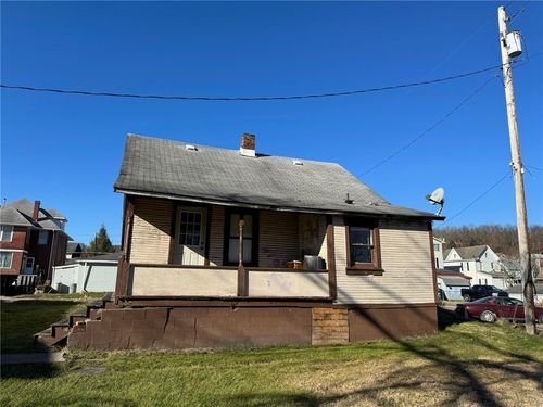 220 E Jackson St, Houston, PA, 15342 | Card Image