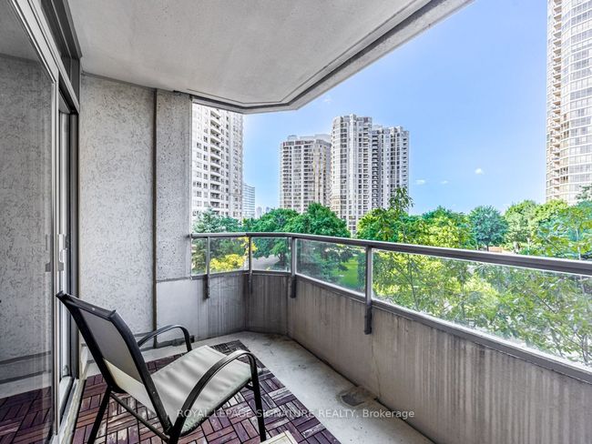 413 - 35 Kingsbridge Garden Cir, Condo with 2 bedrooms, 2 bathrooms and null parking in Mississauga ON | Image 26