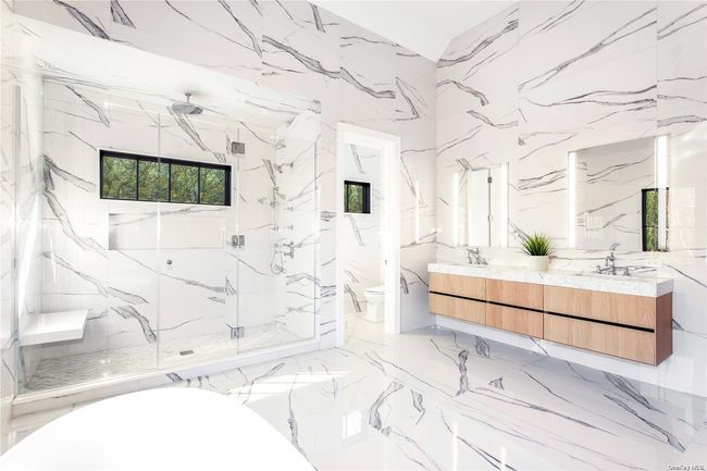 Owner's suite bathroom | Image 12
