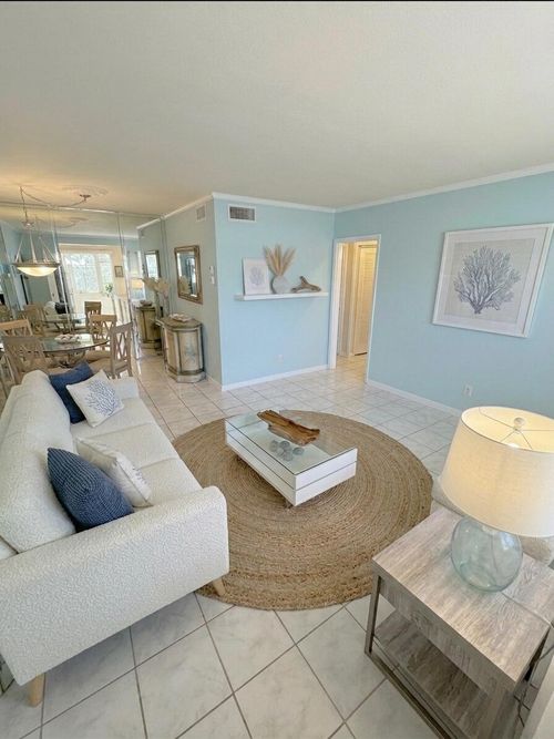 104-6 Abbey Ln, Delray Beach, FL, 33446-1645 | Card Image