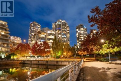 1105 - 638 Beach Cres, Condo with 2 bedrooms, 2 bathrooms and 2 parking in Vancouver BC | Image 2