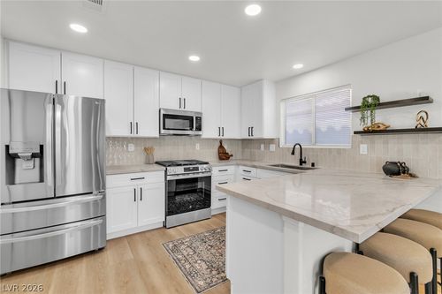 8628 Panuco Way, Las Vegas, NV, 89147-1068 | Card Image