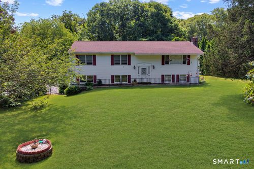 129 Elm Ridge Rd, Pawcatuck, CT, 06379-1215 | Card Image