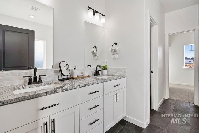 1409 S Alder St, House other with 4 bedrooms, 3 bathrooms and 3 parking in Jerome ID | Image 24