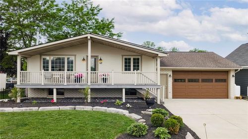 49 Gill Rd, Grand Bend, ON, N0M1T0 | Card Image