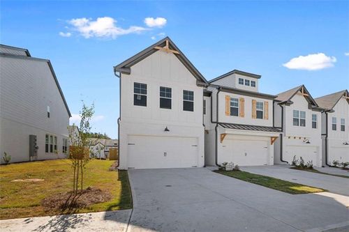 64 Auburn Woods Dr, Auburn, GA, 30011-5005 | Card Image