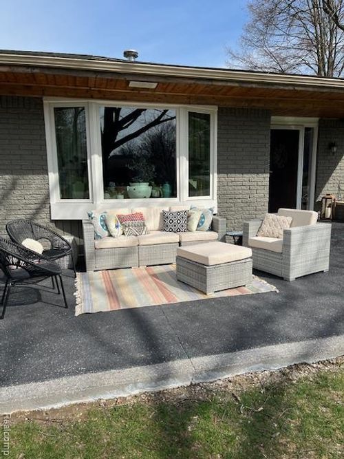 6622 Houghten Dr, Troy, MI, 48098-1730 | Card Image