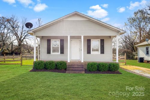 807 Willow Ln, Bessemer City, NC, 28016-2456 | Card Image