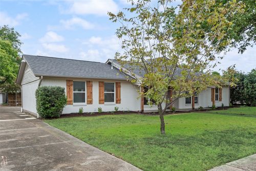 3431 Cloverdale Ln, Farmers Branch, TX, 75234-6551 | Card Image