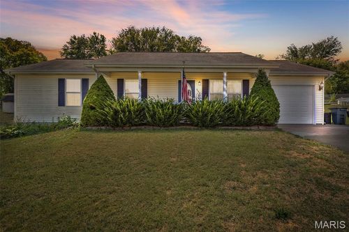 605 Houser St, Park Hills, MO, 63601-2283 | Card Image