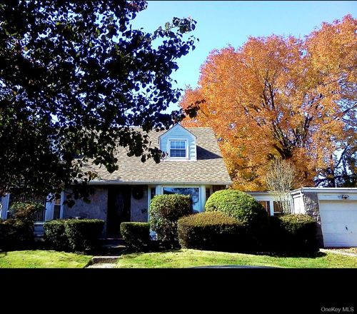 1 Herbert Dr, New Hyde Park, NY, 11040-3706 | Card Image