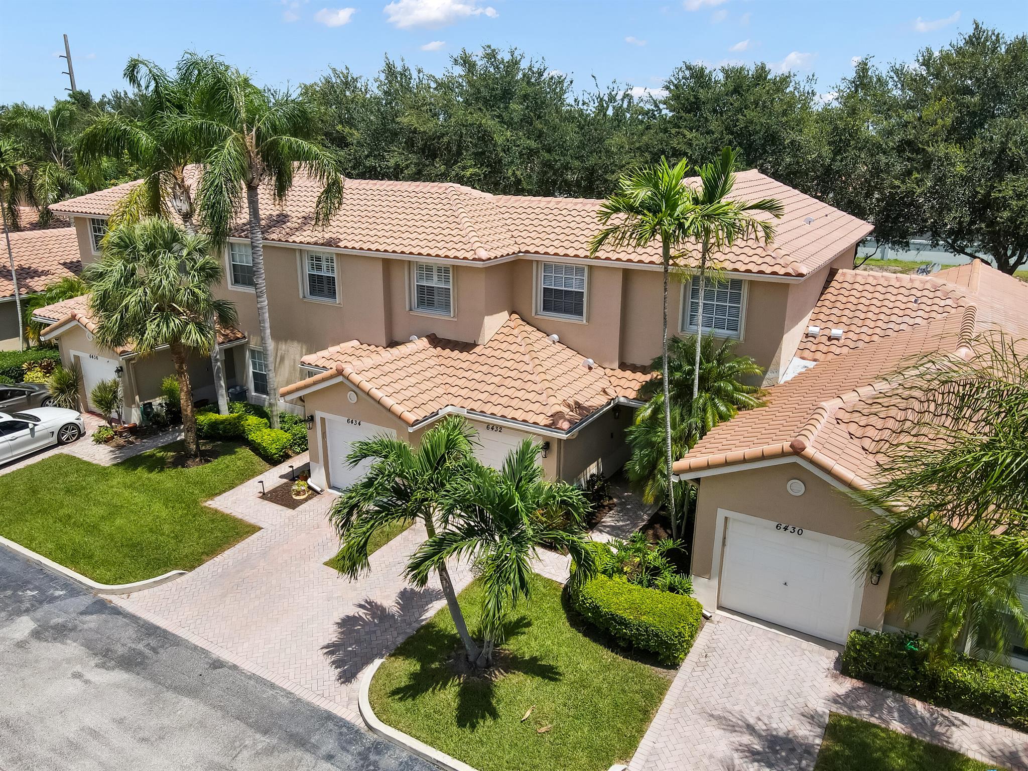 Park Lake Cir, Boynton Beach, FL 33437