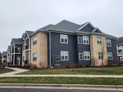 3036 Triumph Dr, Sun Prairie, WI, 53590-4713 | Card Image
