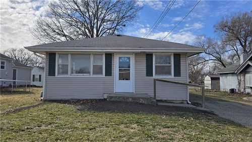 374 Woodrow St, Chillicothe, MO, 64601-2067 | Card Image