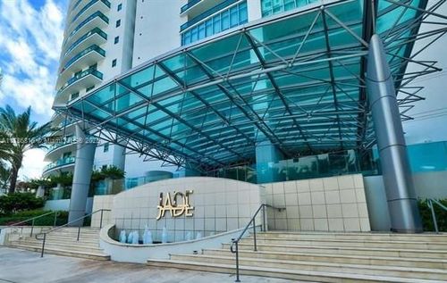 apt-2108-1331 Brickell Bay Dr, Miami, FL, 33131-3682 | Card Image
