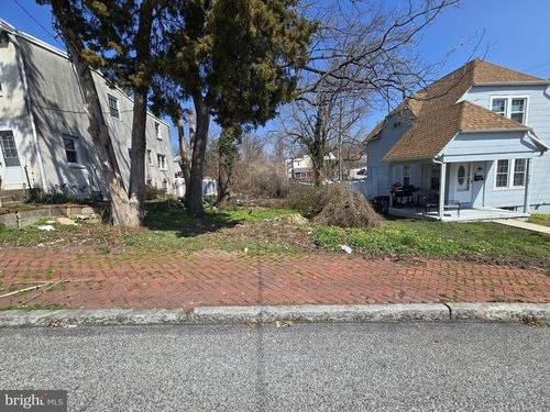 304 9th St, Upland, PA, 19015-3006 | Card Image