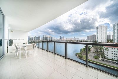 710 - 3300 Ne 188th St, Condo with 3 bedrooms, 5 bathrooms and null parking in Aventura FL | Image 3