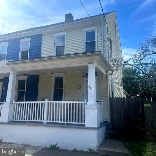 570 Jefferson Ave, POTTSTOWN, PA, 19464-4722 | Card Image