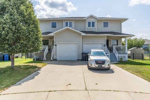37 Northlands Cres Ne, Medicine Hat, AB, T1C2A9 | Card Image