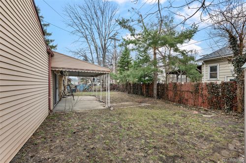 516 E Woodward Heights Blvd, Hazel Park, MI, 48030-1447 | Card Image